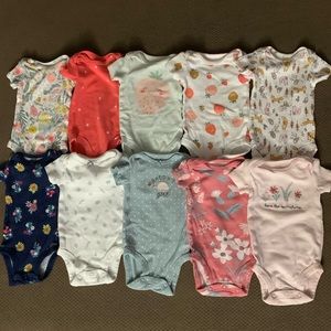 Lot of 10 Carter’s girl NB onesies